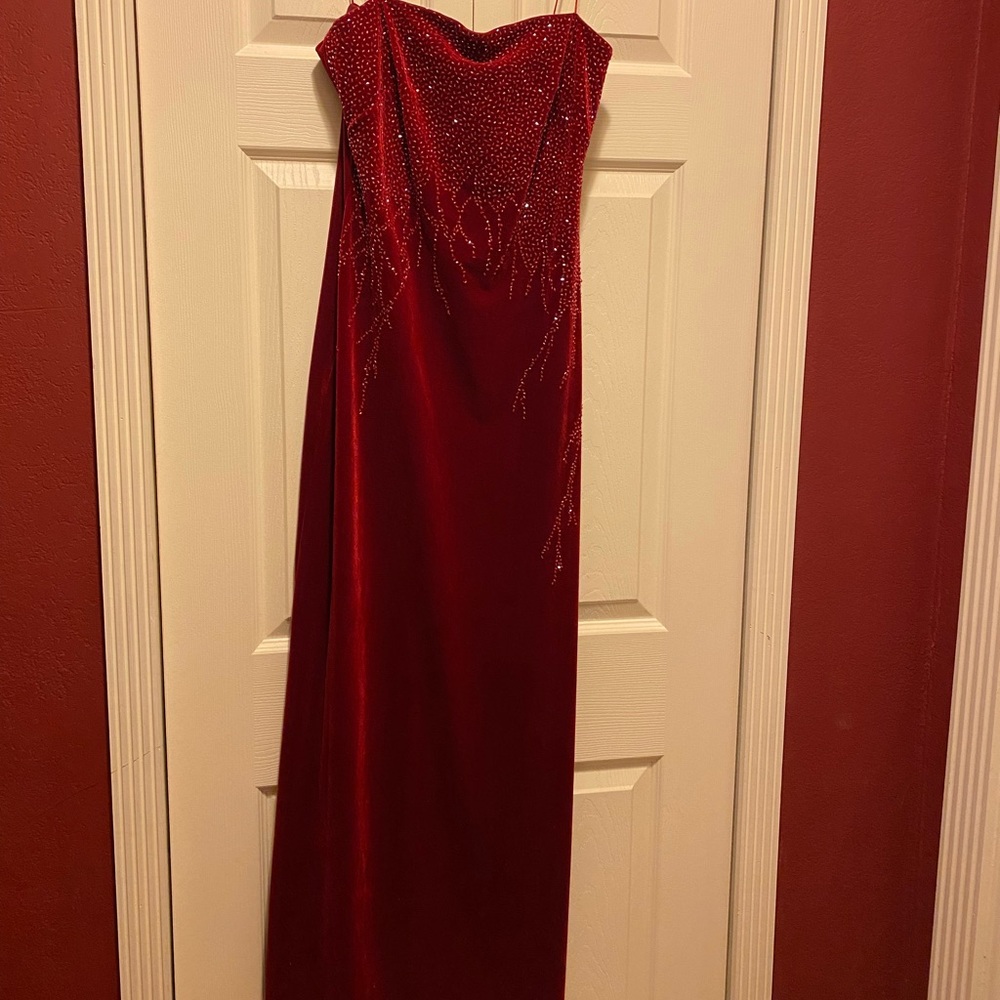 Long red velvet gown with beaded detail.. size 6 JS Boutique.
